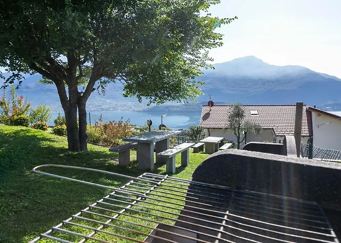 La Collina Dei Fiori 아파트 *